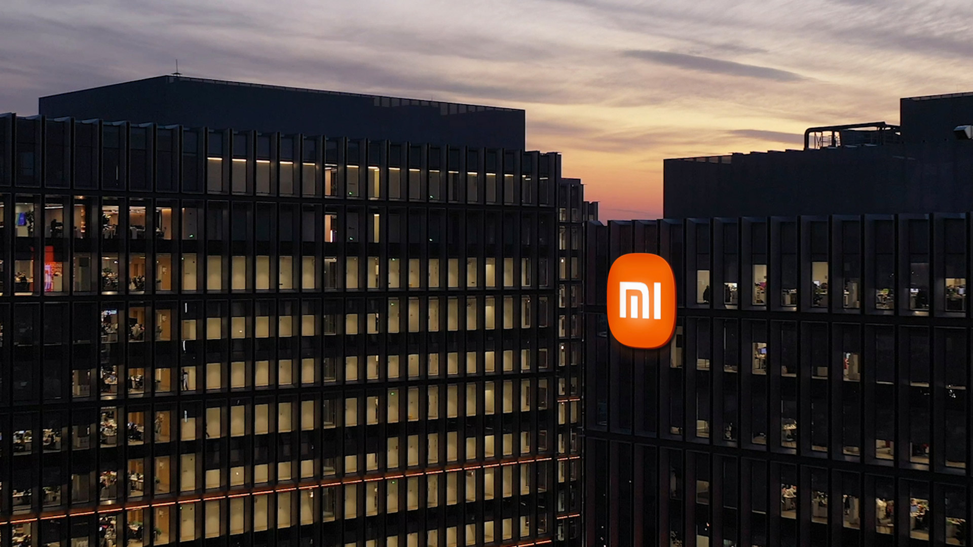 小(xiǎo)米新LOGO設計(jì)夜間(jiān)效果